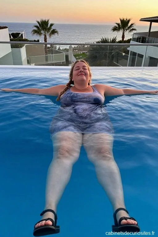 Camille13Hot, 35