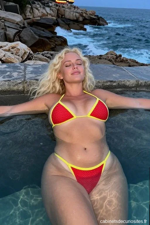 Chloe30Gard, 25