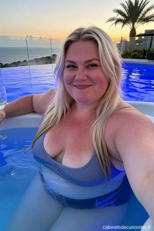 Chloe74Hot, 34