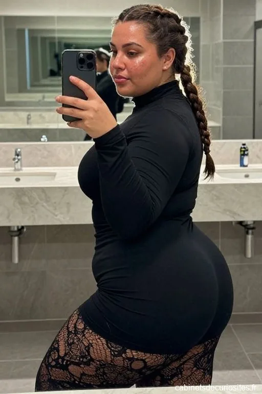 Chloe77, 38