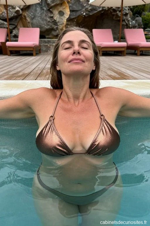 Chloé44Hot, 44