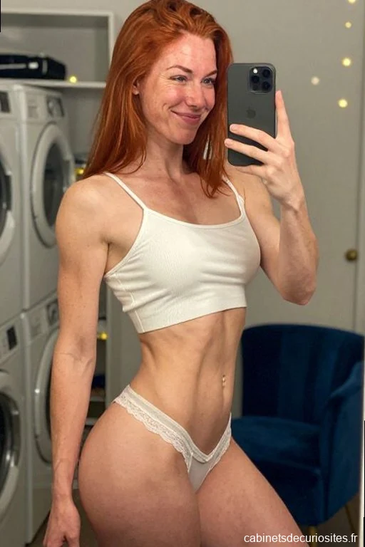 Chloé44Hot, 36
