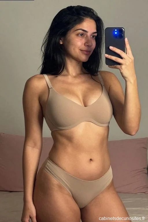 Chloé74Hot, 37