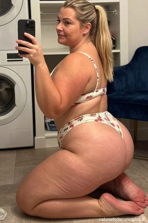 Lola46Hot18, 46