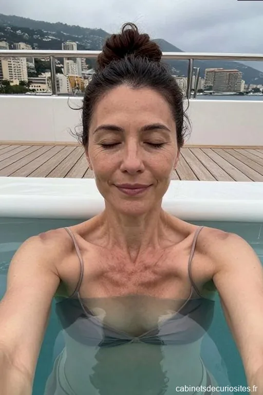 Lola59Hot, 50