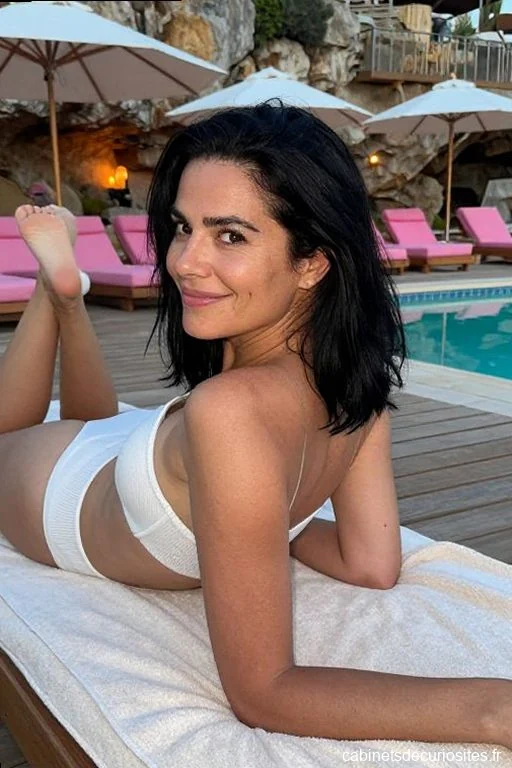 Lola77Hot