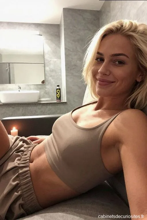Lola83Hot, 22