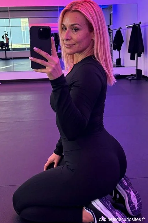 Sophie42, 48