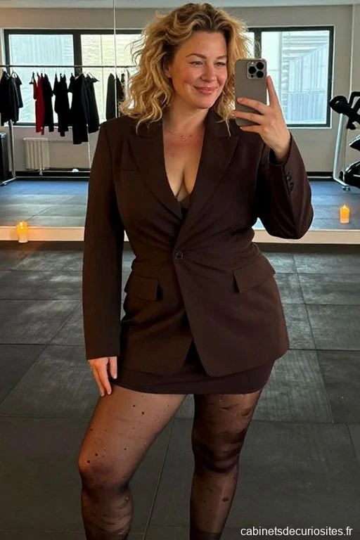 Sophie45Hot, 46